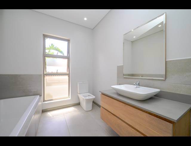 3 BEDROOM HOUSE FOR SALE IN PORT ZIMBALI